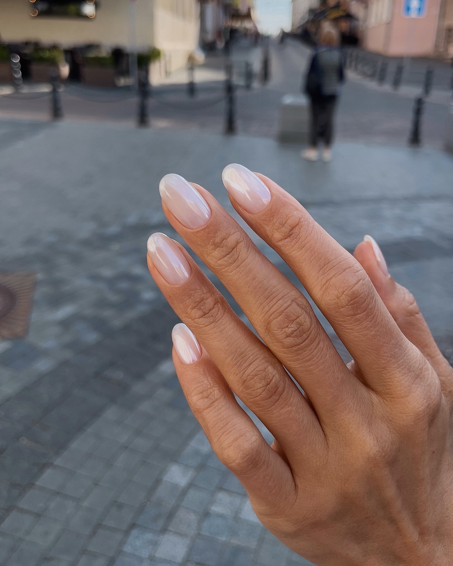 Milky white nails   sansilt