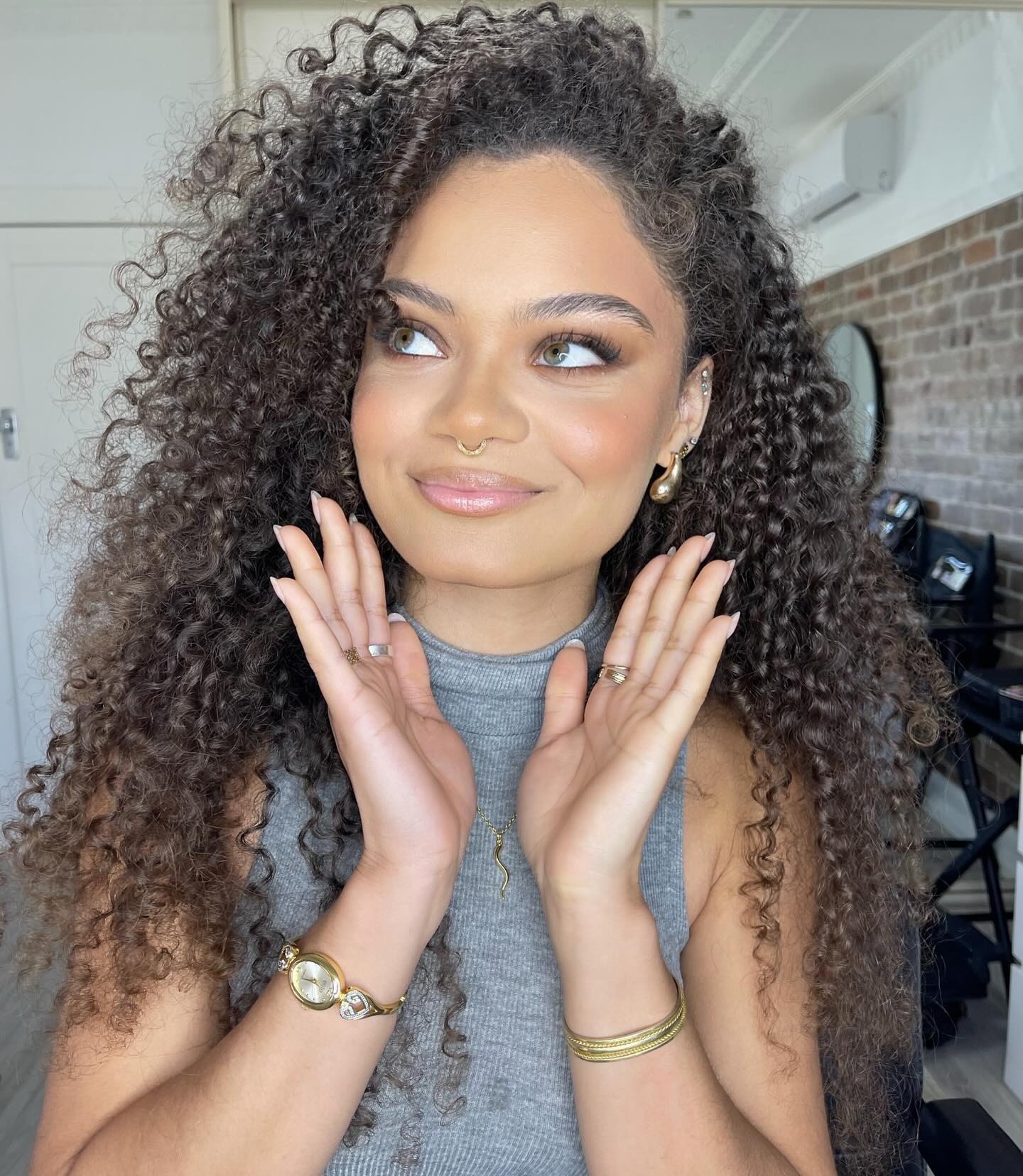 Side parts   tannia t mua